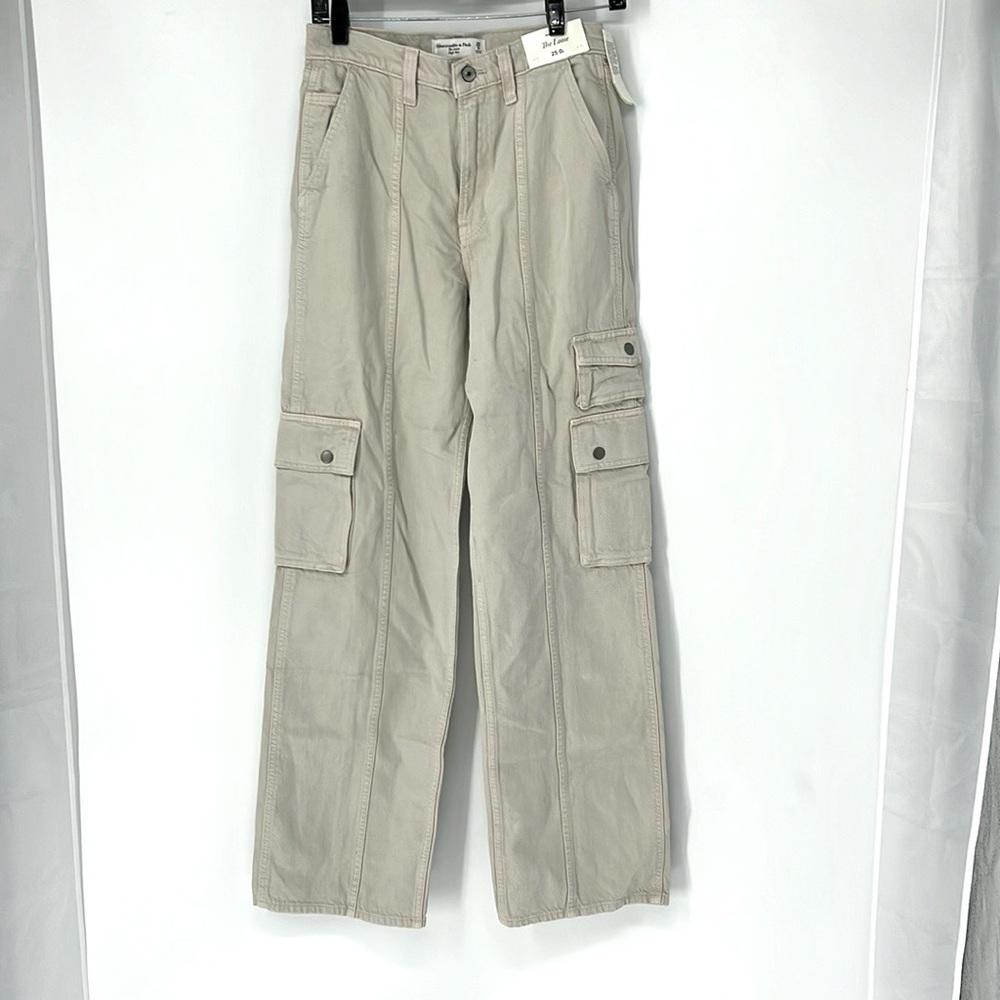 Abercrombie & Fitch NWT women’s loose high rise jeans 25 Long